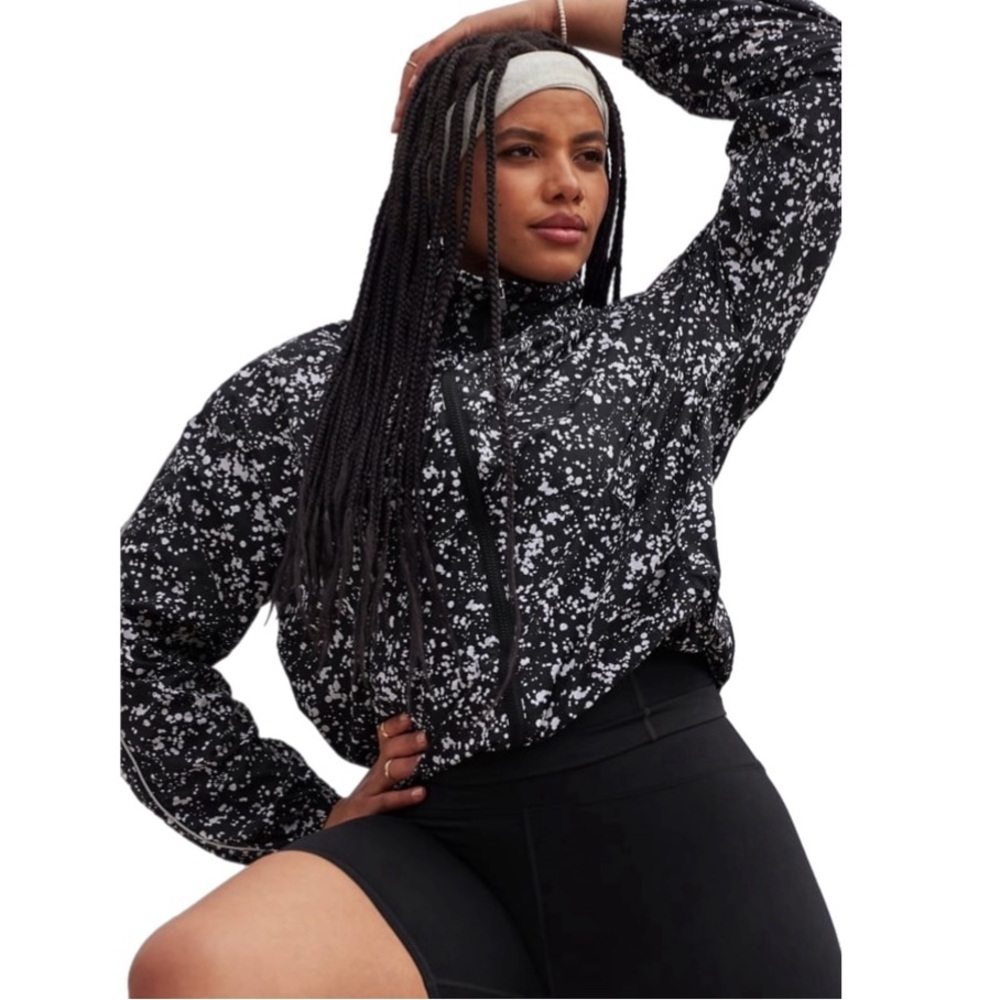 NWOT Oversized Flyweight Windbreaker in Spritz Size Medium